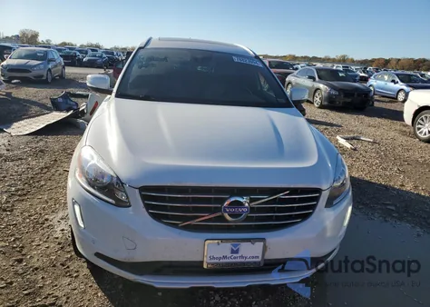 2015 Volvo Xc60 T6 Platinum z USA, uszkodzony, nr VIN YV4902RD1F2582807